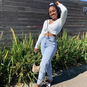 Meet your Posher, Lorraine